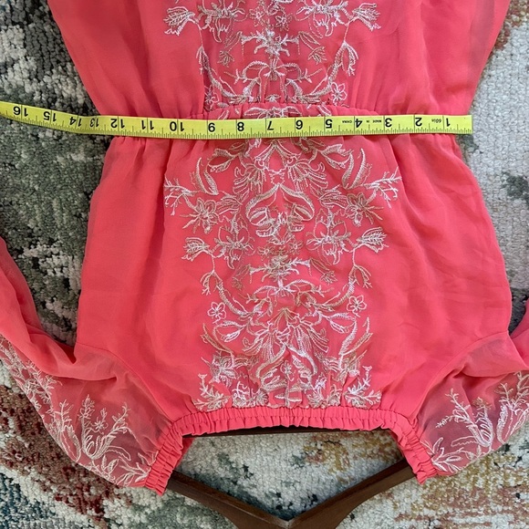 WHBM Coral Off Shoulder Embroidered Mini Chiffon Blouson Dress Ruffle XSP - Picture 6 of 9